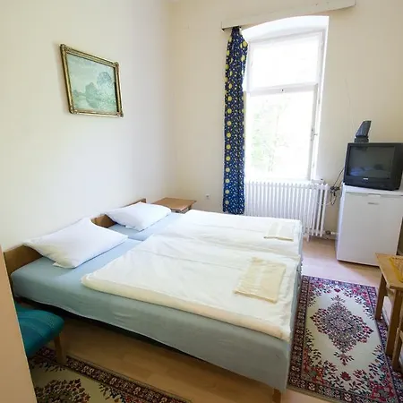 Bendeguz Bed & Breakfast *